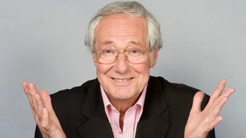 How tall is Barry Norman?